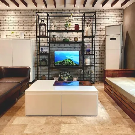 J V Big Family Home 4Br 5T&B In Quezon City !!